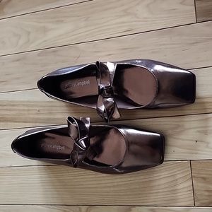 Jeffrey Campbell slide on gold shoe with bow